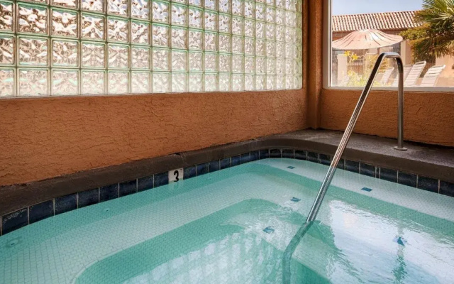 Best Western Plus A Wayfarer's Inn and Suites