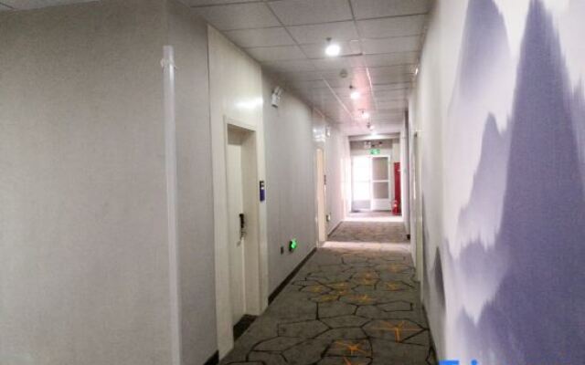 Junyi Hotel (Tianjin Binhai International Airport  Huaming Branch)