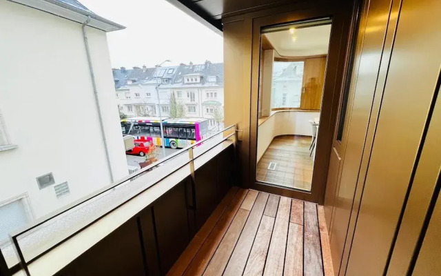 Beautiful one bedroom w balcony&parking