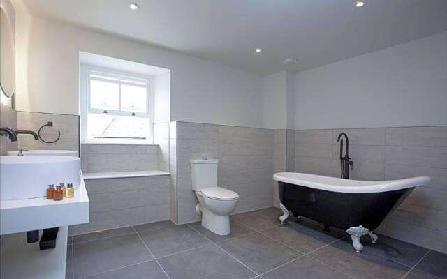 Pilgrim, Maritime Suites, Brixham