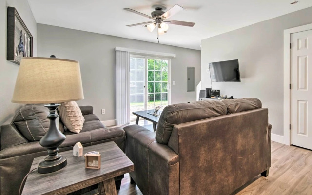 Airy Townhome: Close to Kayaking & Boating!