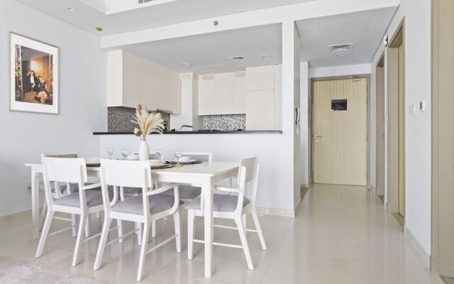 Stone Tree - Furnished 2BR with Infinity Pool