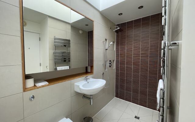 Luxurious Two Bedroom Penthouse