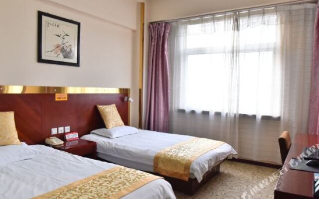Luoyang Yubo Business Hotel (Wangcheng Park)