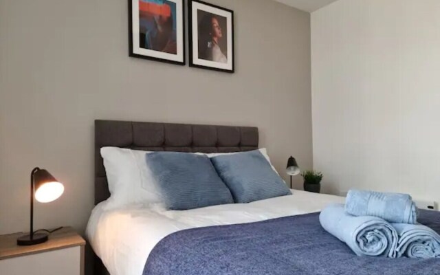 Modern 2 Bedroom Apt in Manchester City+En-Suite