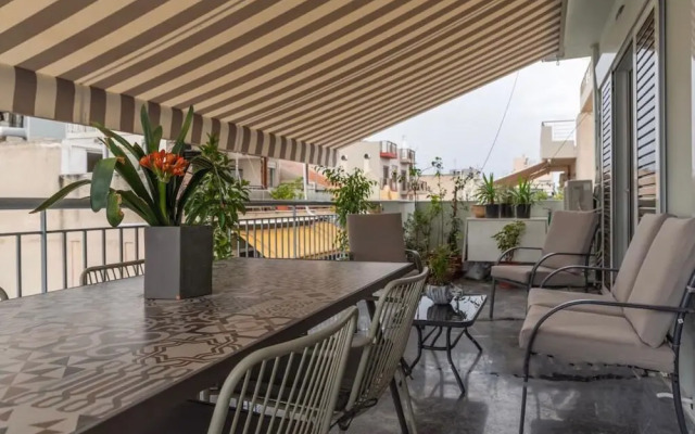 Artistic apt in Gazi with terrace by GHH