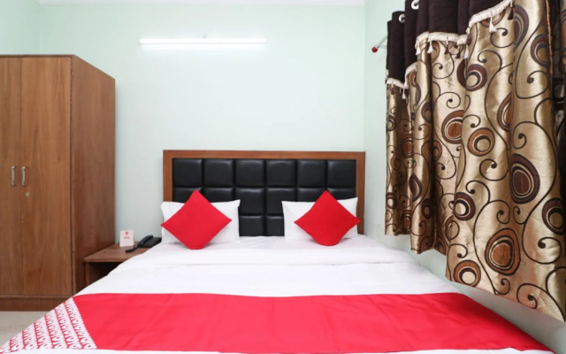 OYO 12062 Paras Guest House