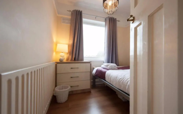 Holiday Home - Sleeps 7
