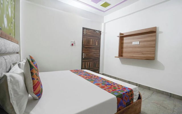 Fabhotel Radhika Palace