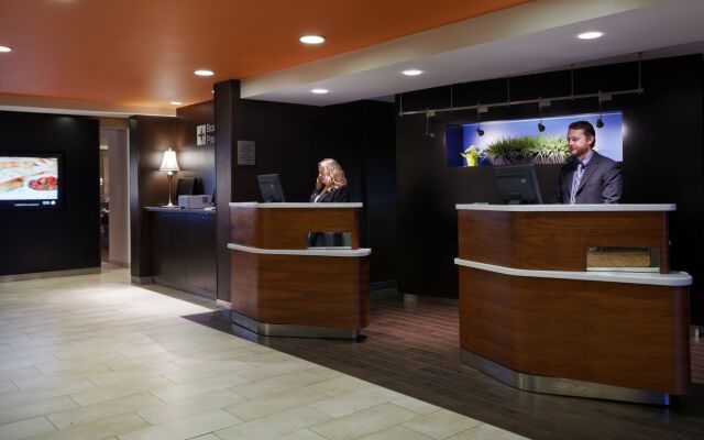 Courtyard Chicago St. Charles