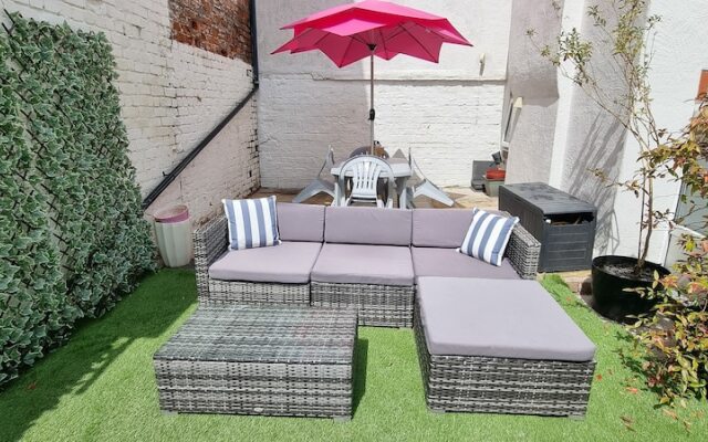 The Hideaway ll /enclosed Garden/quiet/central