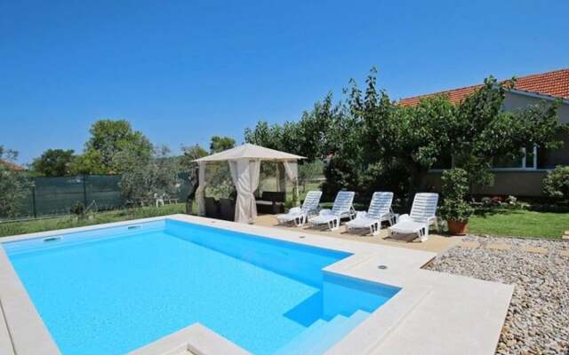 Lovely Villa in Sukošan With Private Swimming Pool