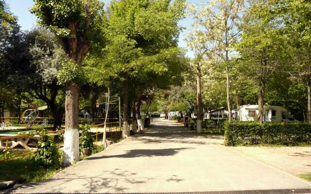 Camping & Hotel Sierra Nevada