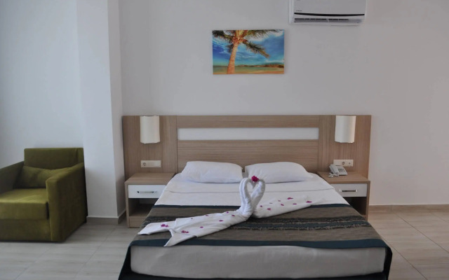 Green Life Hotel