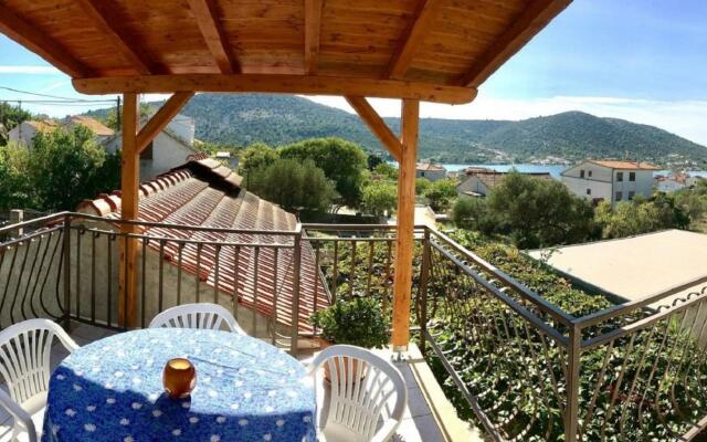 Ivo - barbecue - A2(2+1)