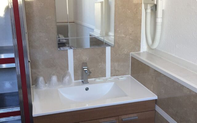 OYO The Bentleys Hotel