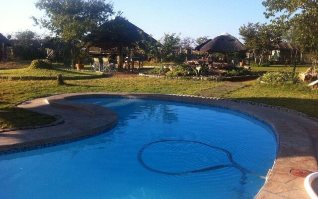 Makumutu Lodge & Campsite