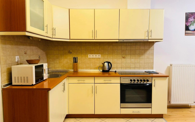 Nice studio for 4 persons, behind Opera house!