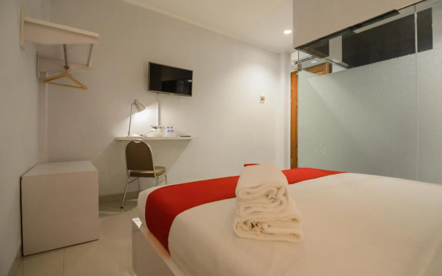 RedDoorz Plus near Soekarno Hatta Airport 2 – Guest Rooms – Tangerang