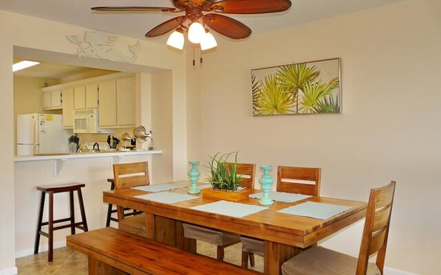 Condo With Pool, View of Clam Bay and Walk to Beach