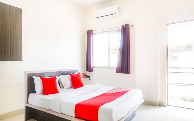 OYO 14747 Hotel Prathik