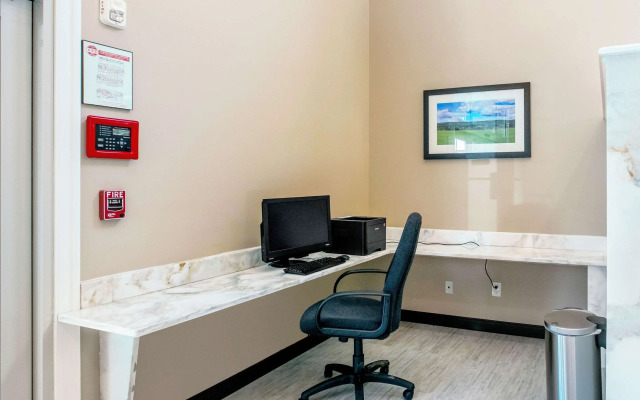 Comfort Suites Fishkill near Interstate 84