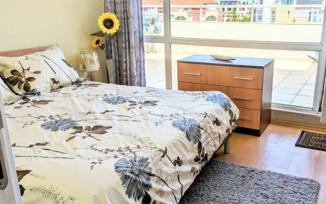Sunny Beach Retreat for Two