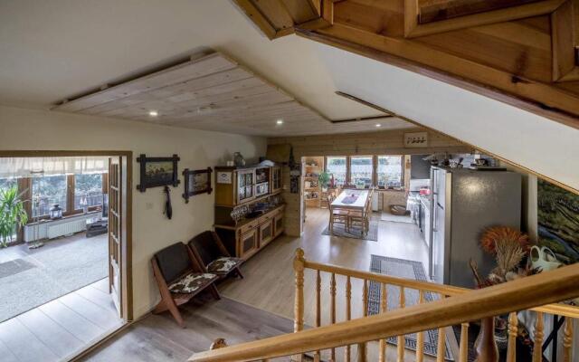 Willa Karolinka Stróża