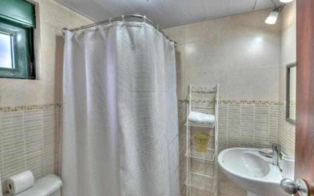 Beach Apartment With Smart TV and High Speed Wifi