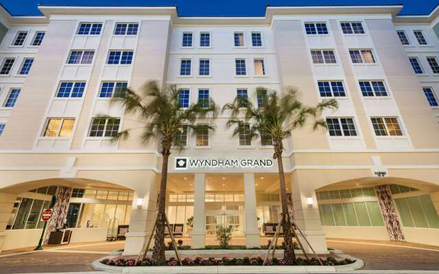 Wyndham Grand Jupiter at Harbourside Place