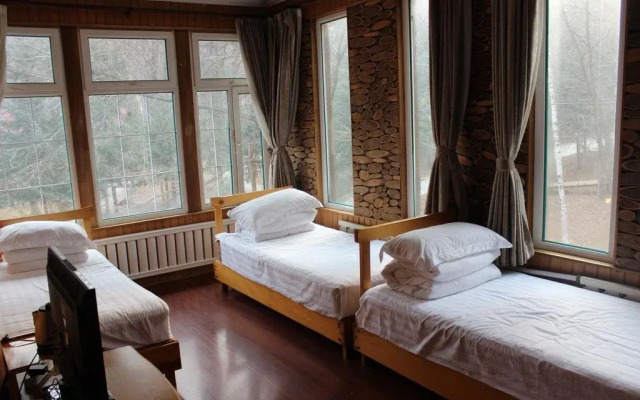 Changbai Mountain Hunting Resort Hotel