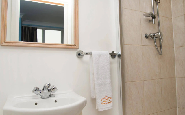 The New London Carlton Hotel & Service Apartments