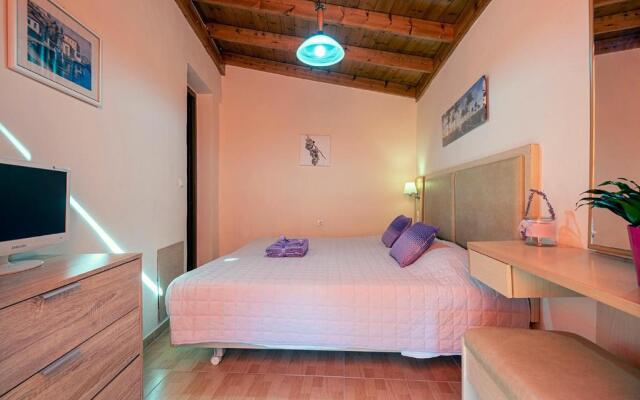 Maria'S House!
