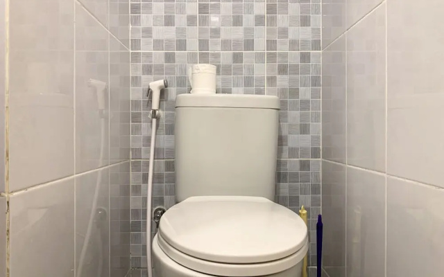 Simple And Cozy Studio Room At Tokyo Riverside Pik 2 Apartment – Bathroom – Jakarta