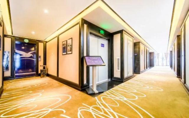 Lanou Hotel