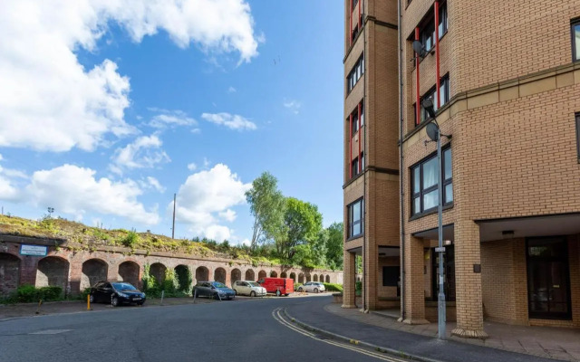 Stunning 1 Bed Merchant City Apartment with Parking