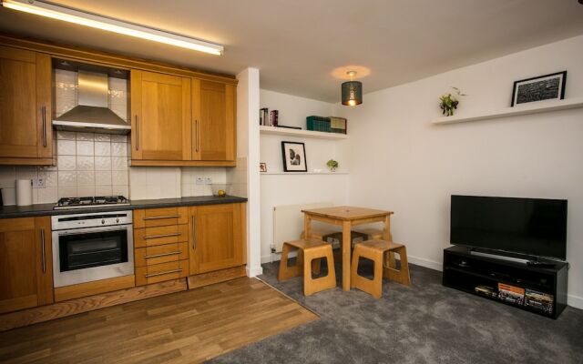 2 Bedroom House In Hackney