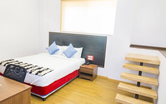 OYO 6144 Hotel M Plaza