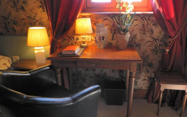 Relais Saint Roch Rest. La Petite Maison