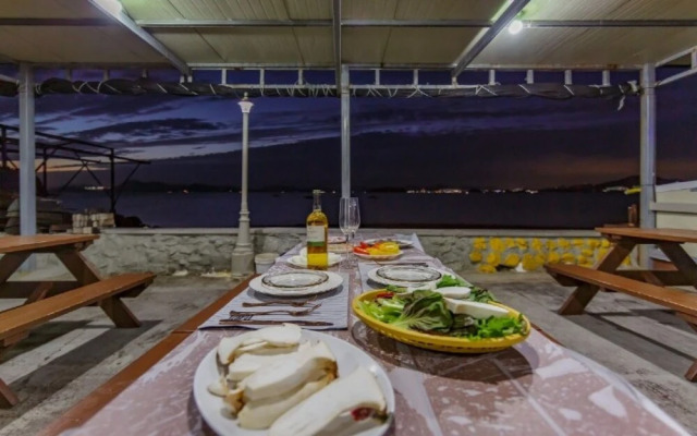 Yeosu Glow Floor Pension