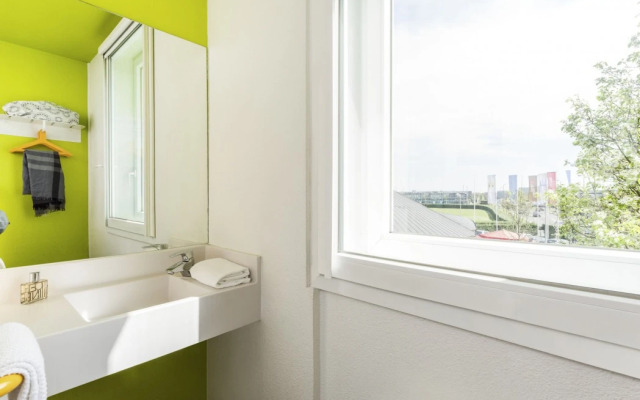 Premiere Classe Plaisir - Gatines