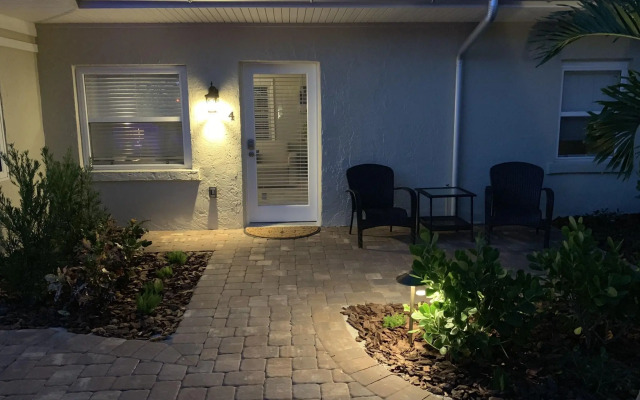 Twin Palms at Siesta