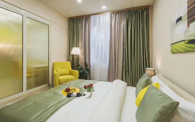 GMApartments (ДжиЭмАпартментс) на переулке Леонтьевский