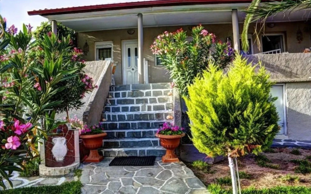 Pagona House