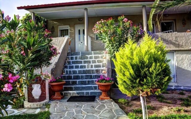 Pagona House