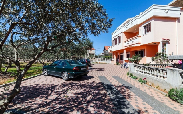 Brane - Free Parking - A4 Rada