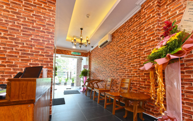 OYO 90572 J Hotel Masjid India