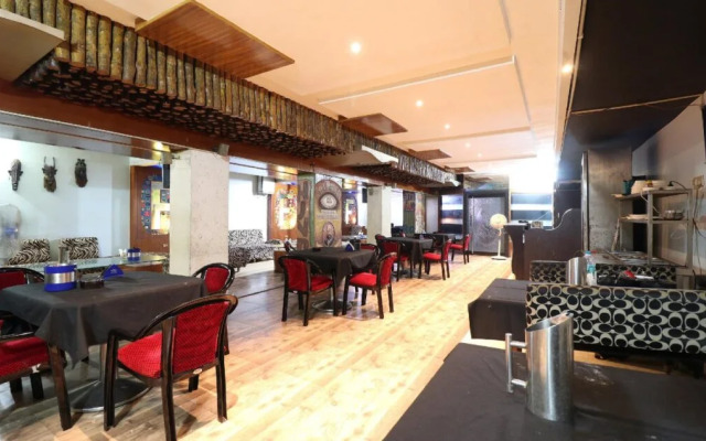 OYO 13657 Hotel Radhika