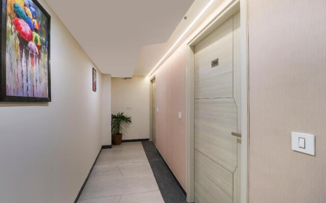 Capital O 71537 Hotel Athens
