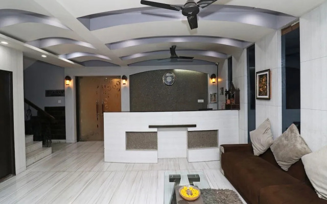 Collection O 7440 Hotel Paradise